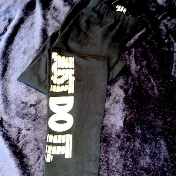 Women’s Nike Leggings - Picture 1 of 4